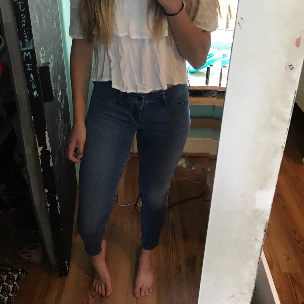Low rise hollister jeans size 25